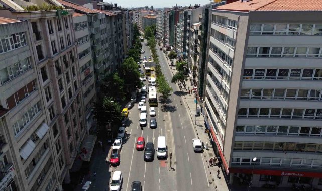 2023/07/turkiye39nin-ilk-olumlu-trafik-kazasi-bu-caddede-meydana-geldi_1.jpg