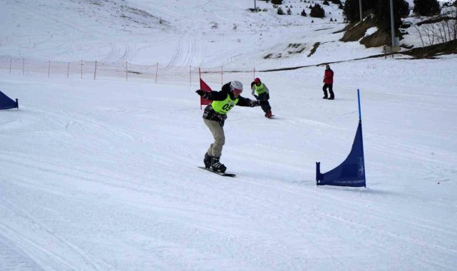 2024/02/snowboard-turkiye-sampiyonasi-ergan-dagi39nda-basladi_2.jpg